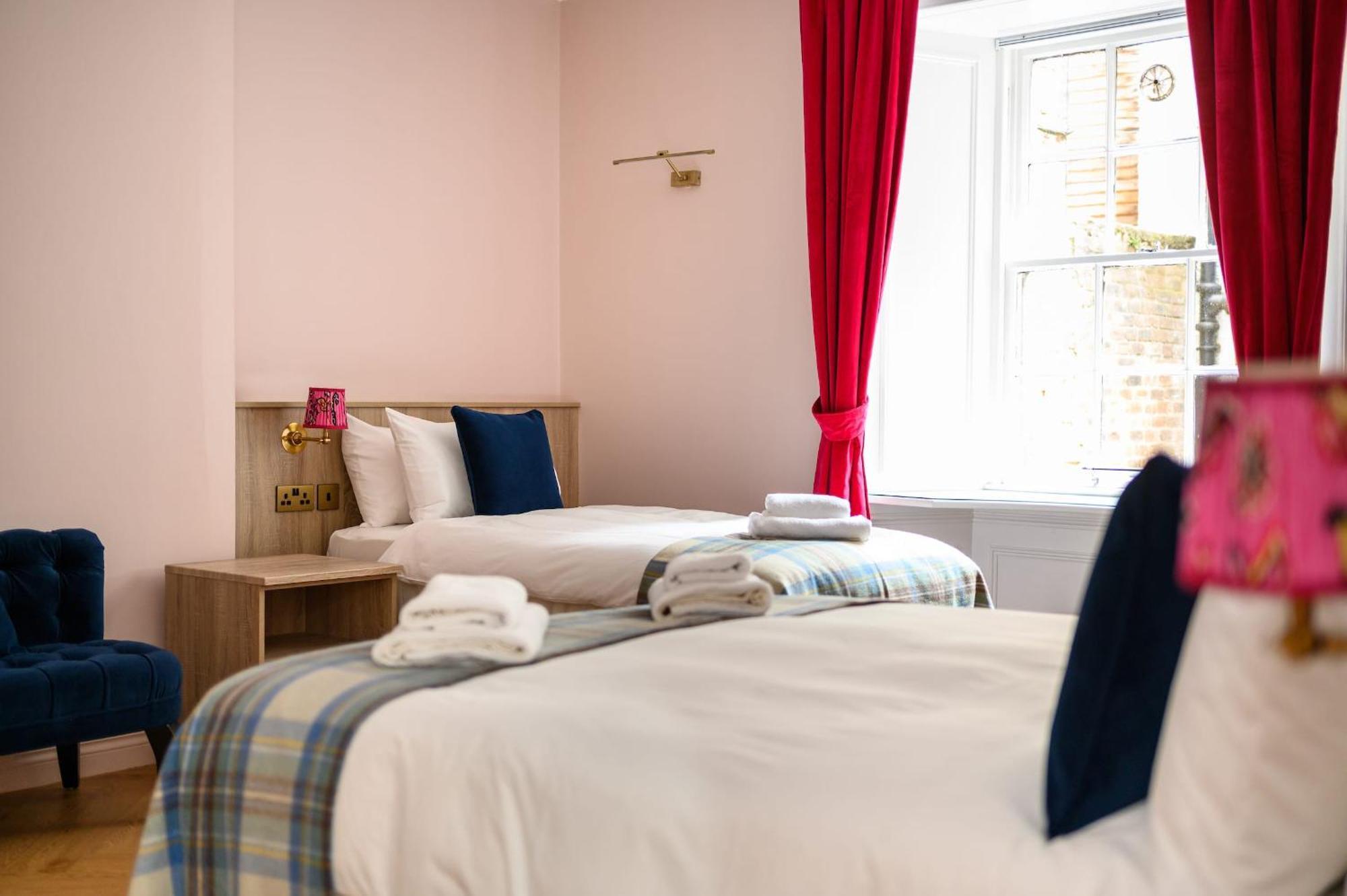 Queen Charlotte Guesthouse Edinburgh Exterior photo