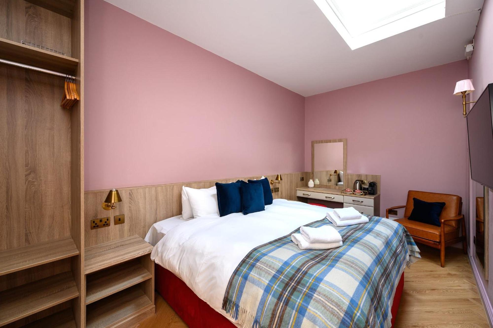 Queen Charlotte Guesthouse Edinburgh Exterior photo