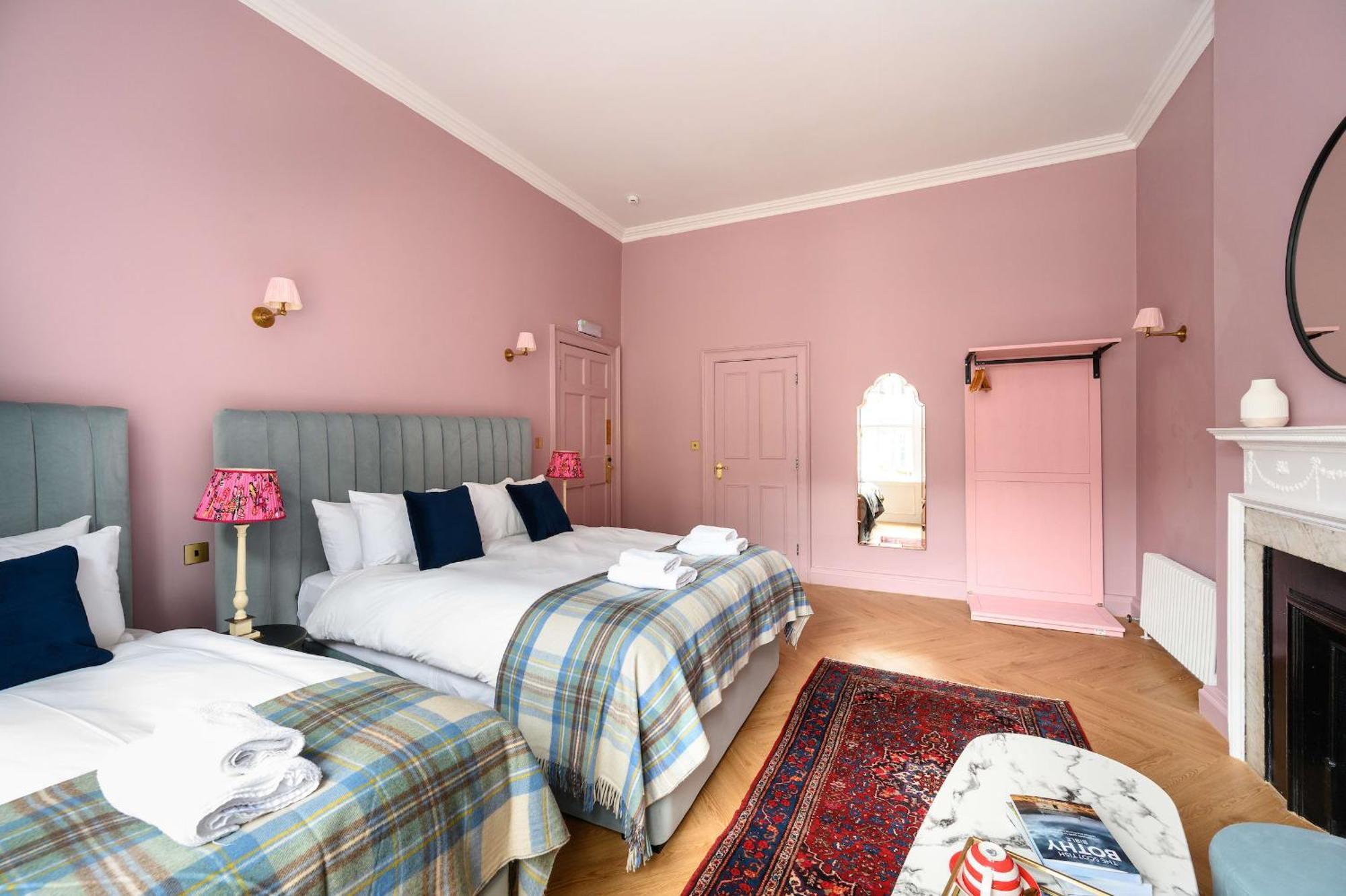 Queen Charlotte Guesthouse Edinburgh Exterior photo